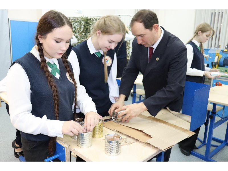 Лицеисты в День добровольца – с миссией добра и поддержки!.