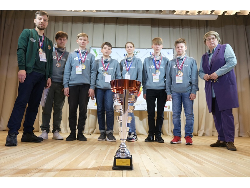 Юные лицеисты завоевали победу на Уральском физическом турнире!