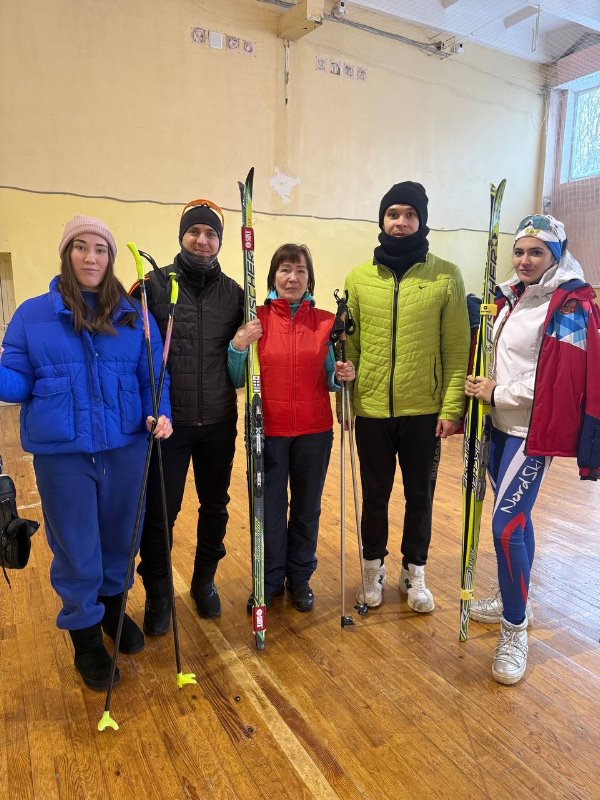 Педагоги Республиканского лицея — победители соревнований по лыжным гонкам.