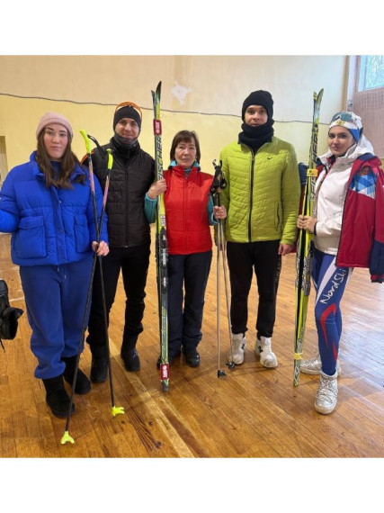Педагоги Республиканского лицея — победители соревнований по лыжным гонкам.