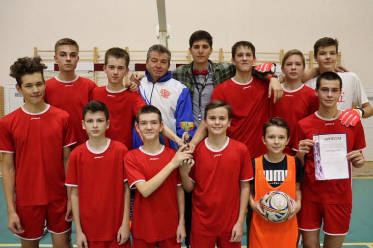 Победители Спартакиады школьников Ленинского района го Саранск по мини-футболу.