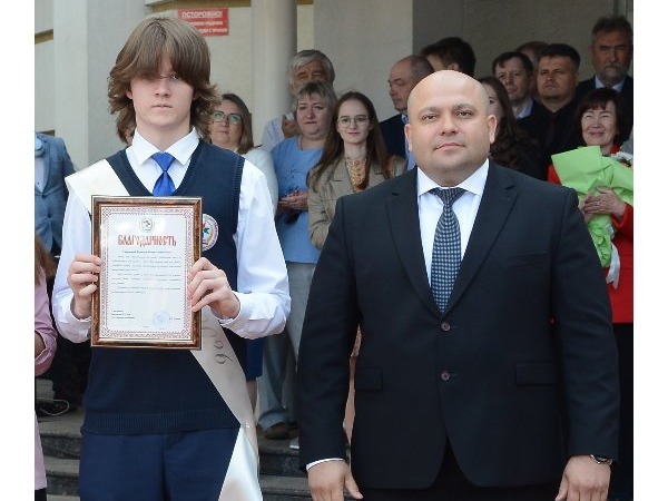 «В добрый путь, выпускники!»: В Республиканском лицее прозвенел Последний звонок — 2026.